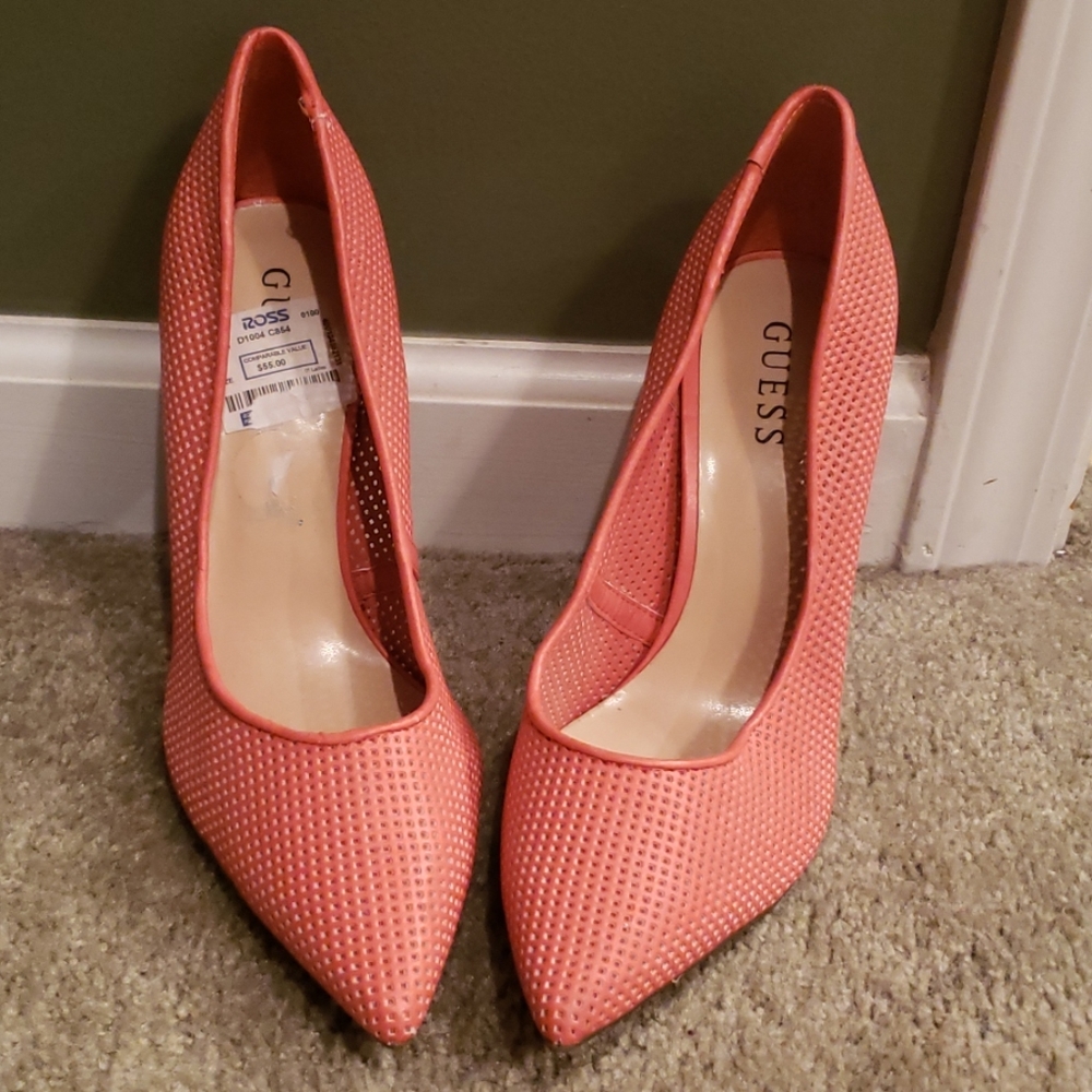Guess Heels Peach 4" heel. Size 10m